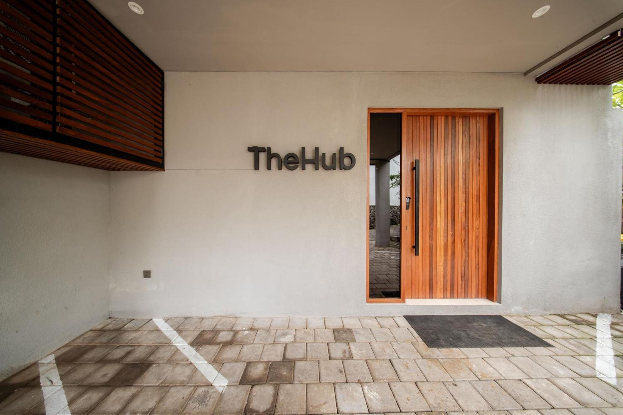 Thehub Pererenan Coworking, Pool And Rooftop ชังกู ภายนอก รูปภาพ