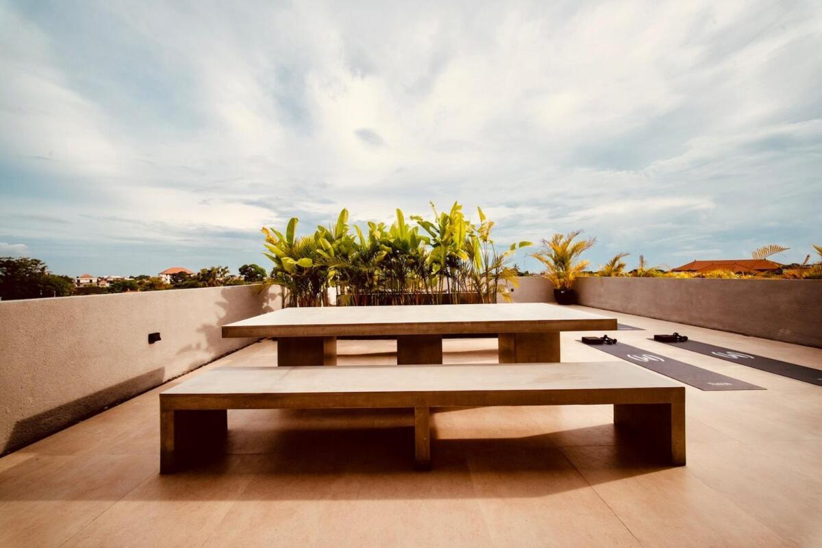 Thehub Pererenan Coworking, Pool And Rooftop ชังกู ภายนอก รูปภาพ